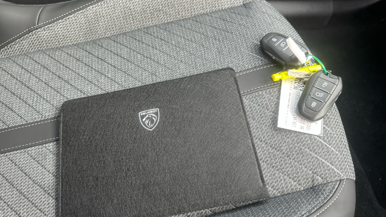 Peugeot 208 1.2 Hybrid 110 Allure 5dr e-DSC6 Petrol Hatchback